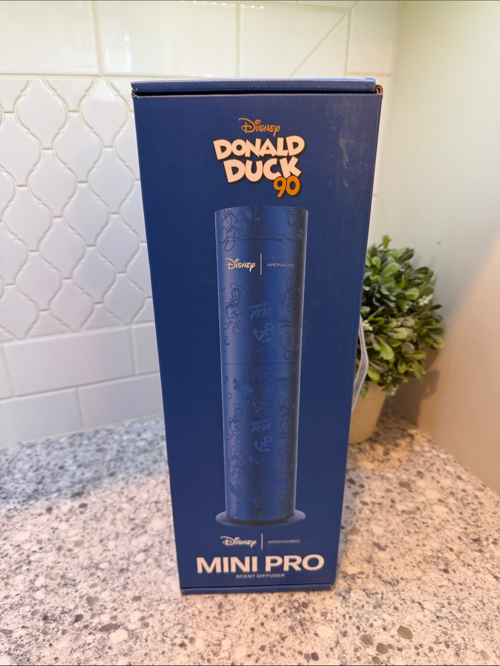 Hotel Collection Aroma 360 X Disney MINI PRO Scent Diffuser  Donald Duck